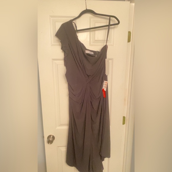 BLACK Mac Duggal one Shouldered Gown. Size 14 - Picture 5 of 8